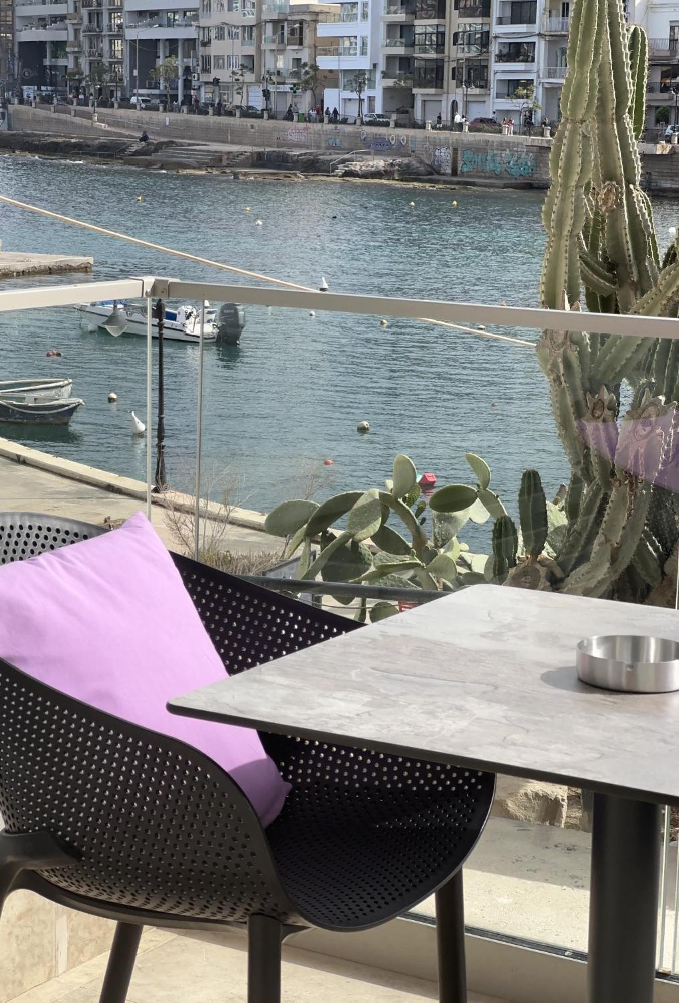 Seafront, Lovely Modern Studio. Saint Julian's Dış mekan fotoğraf